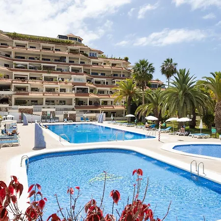 Encantador Con Vistas Al Jardin En